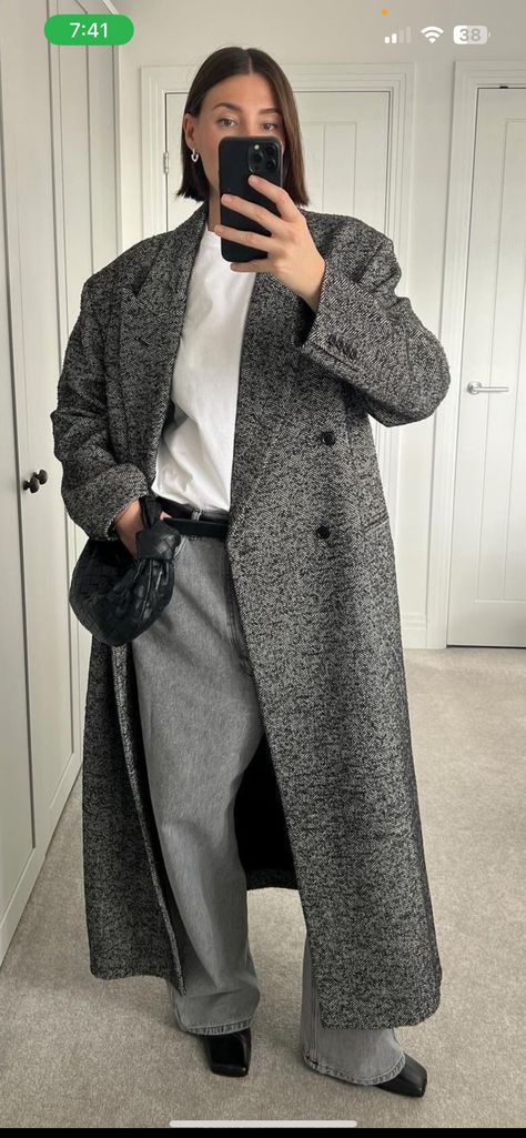 Grey Herringbone Coat Outfit, Womens Herringbone Coat, Herringbone Coat Women, Herringbone Coat Outfit, Luxury Wool Herringbone Coat, Peacoat Outfit, Herringbone Overcoat, Herringbone Coat, Herringbone Jacket