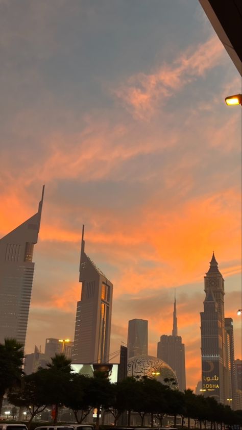 Sunsets in dubai Dubai Sunset Aesthetic, Sunset In Dubai, Dubai Sunrise, Sunrise Building, Dubai Sunset, Ecclesiastes 9, Real Background, Sunrise Wallpaper, Dubai Architecture