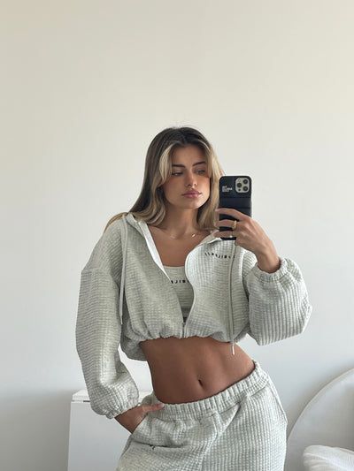 NEW ARRIVALS Cloud Hoodie, Baggy Sleeves, Air Port Outfit, Cropped Zip Up Hoodie, Cute Gym Outfits, Cropped Zip Up, Athleisure Outfits, Womens Workout Outfits, Long Sleeves Jacket