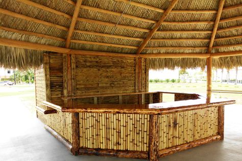 Safari Lodge Decor, Bamboo Restaurant, Bamboo Building, Bamboo Bar, Bamboo House Design, Backyard Seating Area, Bamboo Construction, Tiki Bar Decor, Bamboo Structure