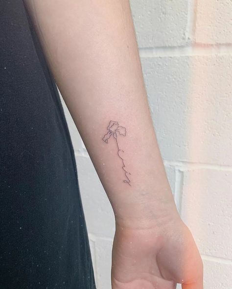 Simple Iris Flower Tattoo, Delicate Iris Tattoo, Iris Minimalist Tattoo, Simple Iris Tattoo, Iris Flowers Tattoo, Iris Tattoo Design, Iris Flower Tattoo, Bridge Tattoo, Violet Tattoo