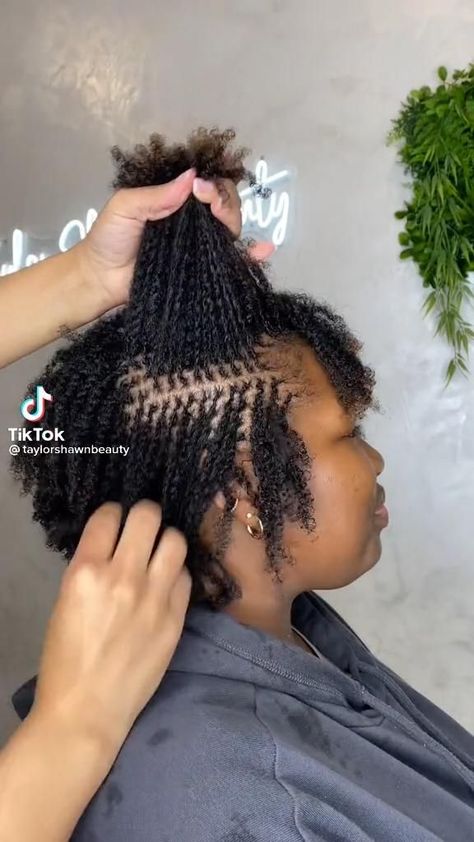 Hair Twist Styles Natural, Twist Styles Natural Hair, Short Hair Twist, Simple Braids, Coiling Natural Hair, Short Hair Twist Styles, Latest Hair Braids, Twists Hairstyles, Cabello Afro Natural