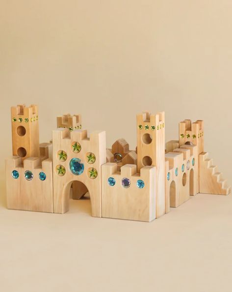 Bauspiel– Odin Parker Odin Parker, Independent Play, Kool Kids, Fairytale Castle, Modern Baby, Wooden Blocks, Imaginative Play, Fine Motor Skills, Motor Skills