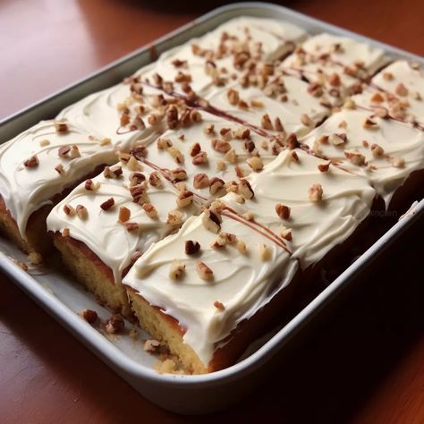 Hummingbird Sheet Cake Hummingbird Sheet Cake 12 Tomatoes, Hummingbird Sheet Cake Recipe, Hummingbird Sheet Cake, Hummingbird Cake Recipes, Slab Cake, Caramel Ice Cream Topping, Hummingbird Cake, Trifle Desserts, Cream Cheese Frosting Recipe