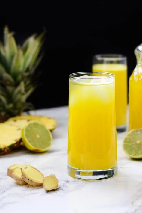 Pineapple Ginger Juice, Pineapple Juice Recipes, Juice Healthy, Pineapple Ginger, Pineapple Water, Homemade Juice, Ginger Spice, Daniel Fast, Ginger Juice