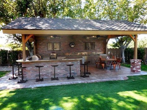 Design Per Patio, Bar Outdoor, Outdoor Kitchen Bars, Backyard Pavilion, Backyard Bar, Backyard Kitchen, Outdoor Kitchen Design Layout, Outdoor Kitchen Patio, Kitchen Designs Layout