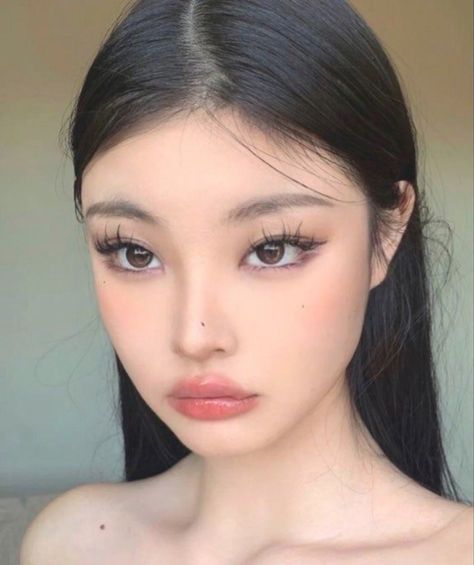 Korean Natural Makeup, Ideal Makeup, Soft Makeup Looks, Pretty Makeup Looks, Graphic Liner, Soft Makeup, Clean Makeup, Pretty Makeup, Cute Makeup