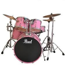 pink drums Pink Drums Aesthetic, Pink Drum Set, Gwen Stacy Drums, Pink Instruments, Pink Drums, Aesthetic Drums, Drums Aesthetic, Drums Girl, Female Drummer