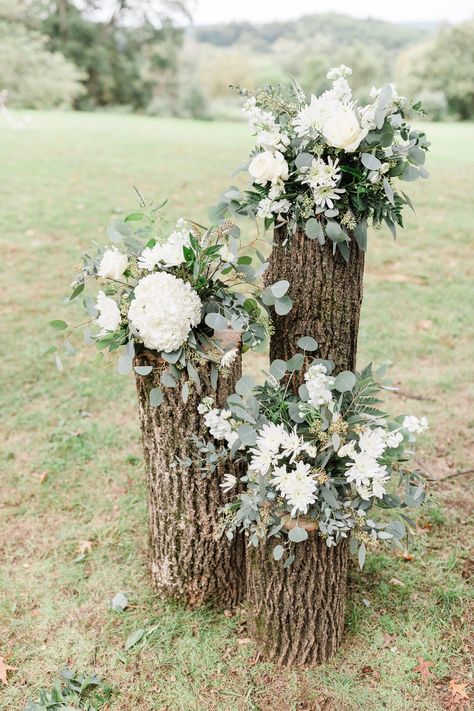 Rustic Wedding Decorations, Wedding Ceremony Backdrop, בר מצווה, Outdoor Wedding Decorations, Garden Party Wedding, Ceremony Backdrop, Garden Parties, Wedding Flower Arrangements, Wedding Ceremony Decorations