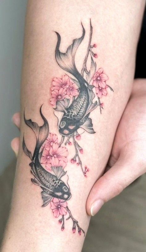 Shoulder Tattoo Japanese, Small Elegant Tattoos For Women Unique, Feminine Japanese Tattoos, Cherry Blossom Tattoo Shoulder, Tattoo Koi Fish, Tattoo Fixers, Cybersigilism Tattoo, Japanese Tattoo Women, Flowers Tattoos