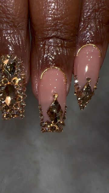 YAZZY NAILS 💅🏾 on Instagram: "😍😍 me encantan, if only they was longer 😩 #royaltreatment ⚜️⚜️⚜️⚜️⚜️⚜️⚜️⚜️⚜️⚜️⚜️⚜️⚜️ I DO NOT OWN THE RIGHTS TO THE MUSIC ⚜️⚜️⚜️⚜️⚜️⚜️⚜️⚜️⚜️⚜️⚜️⚜️⚜️ 📍CHARLOTTE NC #royalty #nailart #charlottenails #nailsofinstagram #nailinspo #fyp #cltnails #charlottenails #latenight #nailporn #704 #californialove #explore #wssh #blingnails #caligirl #explorepage #pressies #pressonnails #nailspo #beverlyhillsnails #lanails #lanailtech #oonailz #squarenails" Old Hollywood Nails, Royalty Nails, Gem Placement, Ball Nails, Belle Nails, Hollywood Nails, La Nails, Hollywood Theme, Cali Girl