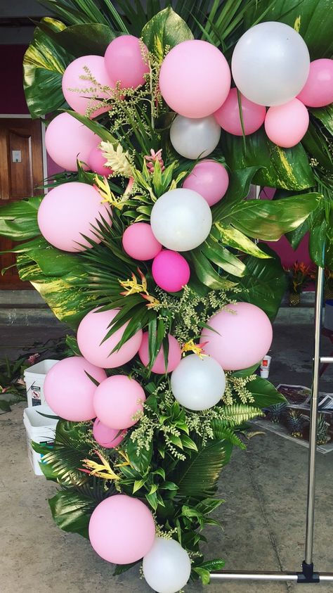 Creole Decor, Party Entrance Decoration, Floral Balloon Garland, Polynesian Decor, Hawaiian Flower Arrangements, Officer Party, Hawaii Birthday Party, Floral Balloon Arch, Baloon Garland