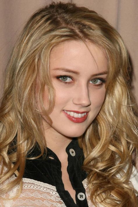 Amber Heard, Before and After | The Skincare Edit Amber Head, Natural Dark Blonde, Champagne Blonde Hair, Butter Blonde, Silver Blonde Hair, Belle Silhouette, Balayage Blonde, Silver Blonde, Short Blonde