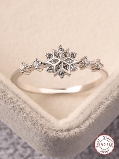 Proposal Ideas Christmas, Shein Rings, Christmas Jewelry Ideas, Cotton Dress Indian, Snowflake Ring, Winter Wedding Hair, Snowflake Wedding, Elegant Snowflake, Single Ring