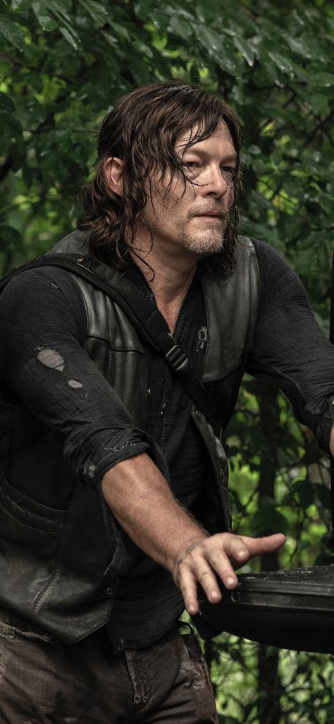 #tvshows #tv #tvshow #tvseries #movies #netflix #love #series #actor #s #television #actress #movie #film #comedy #friends #suhasi #funny #hollywood #cinema #instagram #instagood #drama #hbo #music #films #follow #like #entertainment #netflixseries Norman Reedus Wallpaper, Daryl Dixon Wallpaper, Twd Daryl Dixon, Darryl Dixon, Daryl Twd, Twd Memes, Walking Dead Daryl, Fear The Walking, Rick Grimes