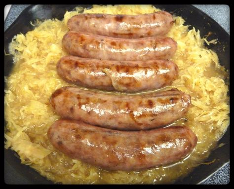 Brats in a Sauerkraut Beer Bath..a Wisconsin fav... Brats And Sauerkraut, Beer Bath, Brats Recipes, Bratwurst Recipes, Beer Brats, Cooking With Beer, Sauerkraut Recipes, Art And Science, Pork Dishes