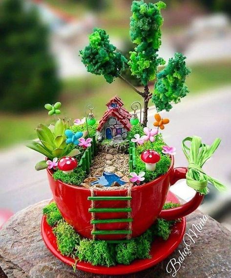 Garden Ideas Beginner, Painting Ideas Garden, Cozy Garden Ideas, Plant Pot Painting Ideas, Wedding Decorations Garden, Plant Pot Painting, Fairy Teacup Garden, Pot Painting Ideas, Tea Cups Diy