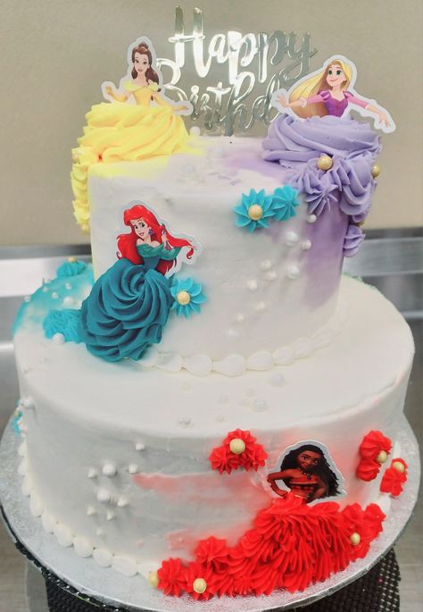 Buttercream Sheet Cake, Disney Princess Birthday Cakes, Princess Anime, Buttercream Birthday Cake, Disney Princess Anime, Disney Princess Cake, Anime Cake, Birthday Sheet Cakes, Princess Birthday Cake