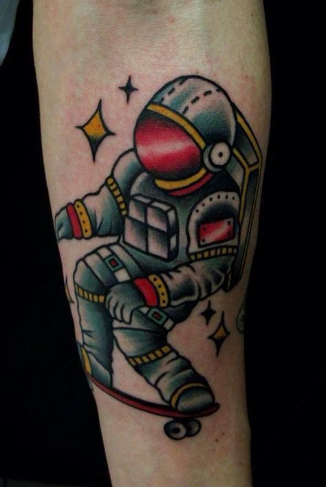 Traditional Astronaut Tattoo, Astronaut Tattoos, Traditonal Tattoo, Tattoo Space, Jesus Tattoo Design, Astronomy Tattoo, Tattoos Color, Space Tattoos, Left Arm Tattoos