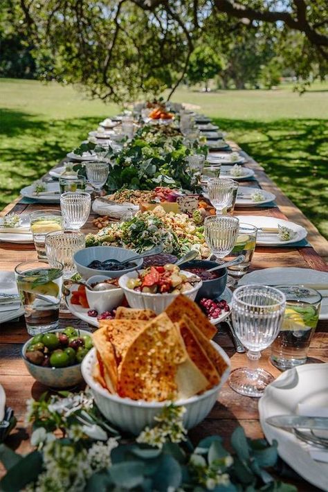 Picnic Table Dinner Party, Family Style Wedding Dinner, Family Style Dinner Party, Farm To Table Food, Family Style Weddings, Farm Dinner, Outdoor Dinner Party, Long Lunch, Lunch Party