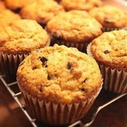 Gluten Free Oatmeal Muffins, Moist Banana Muffin Recipe, Easy Cloud Bread Recipe, Low Fat Banana Bread, Banana Muffin Recipe Easy, Moist Banana Muffins, Ripe Banana Recipe, Banana Muffins Easy, Chocolate Chip Cupcakes