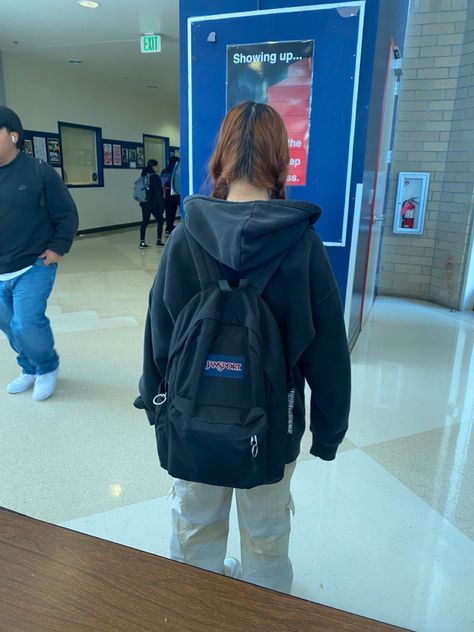 Jansport Bag Aesthetic, Jansport Backpacks Outfits, School Backpack Outfit, Backpack Aesthetic School, Jansport Backpacks Aesthetic, School Backpacks Aesthetic, School Bag Aesthetic, Jansport Bag, Jansport Backpacks