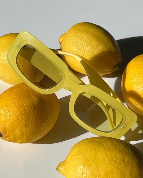 the most delicious sunglasses 🌻 Sunglass Branding, Lemon Sunglasses, Sunglasses Product Photography, Eyeglasses Photography, Glasses Photoshoot, Sunglasses Brands, Photography Sunglasses, Glasses Aesthetic, Sunglasses Packaging