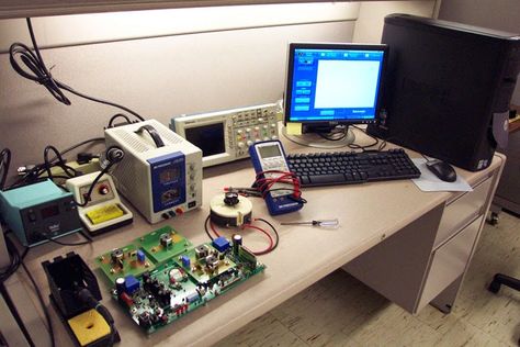 Electronics Lab Workbenches, Electronics Projects For Beginners, Electronics Wallpaper, Electronics Background, Electronic Workbench, Electronics Workshop, Diy Tech, Hobby Electronics, Electronics Basics