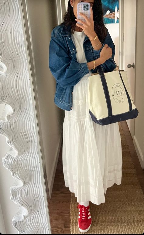 Shabbat Outfit Summer, South Korean Outfits Summer, Girly Minimalist Outfits, White Skirt Outfit Modest, Modest Fashion Aesthetic Summer, White Dress Jean Jacket Outfit, Fall White Skirt Outfits, Denim Jacket Skirt Outfit, White Maxi Skirt Outfit Fall