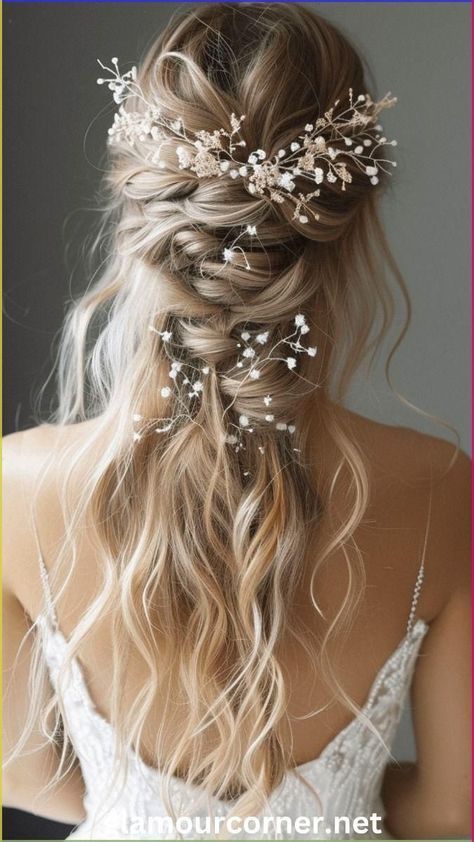 Bridesmaid Hairstyles Flowers, Rapunzel Wedding Hair, Romantic Bun, Diy Bridesmaid Hair, Gorgeous Wedding Hairstyles, Cascading Curls, Long Hair Wedding, Bohemian Braids, Simple Elegant Wedding