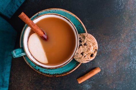 Organic Spiced Cider Black Tea Spiced Apple Cider Recipe, Hot Apple Cider Recipe, Ginger Root Tea, Cozy Fall Drinks, Apple Cider Juice, Fall Apple Cider, Wassail Recipe, Apple Cider Drink, Masala Chai Tea