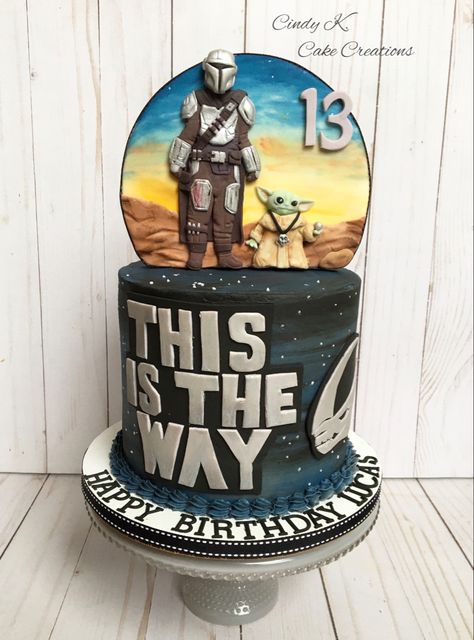 Mandolorian Birthday Party Ideas, Mandalorian Birthday Cake, Yoda Birthday Cake Ideas, Pastel Star Wars, Baby Yoda Birthday Cake, Grogu Cake, Yoda Birthday Cake, Mandalorian Cake, Mandalorian Party