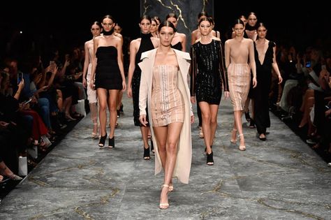 Pin for Later: Bella Hadid's Making This Sexy New Label So Major at Australian Fashion Week Fashion Week 2016, Model Lifestyle, Model Inspo, Couture Mode, Model Aesthetic, Runway Models, Model Life, Australian Fashion, Bella Hadid