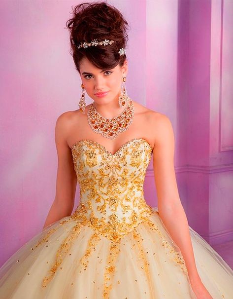 PAILLETES O LENTEJUELA Mori Lee Quinceanera Dresses, Ball Gowns Vintage, Quinceanera Dresses Gold, Quinceñera Dresses, Dress Quinceanera, Pretty Quinceanera Dresses, Beaded Ball, Quince Dress, Color Wedding