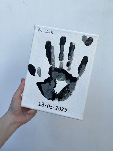 Cute Crafts For Couples, Couples Handprint Painting, Bf Present Ideas, Couples Art Project, Couple Crafts, Anniversary Surprise, Couple Activities, Personalized Wedding Decor, Photo Gift Ideas