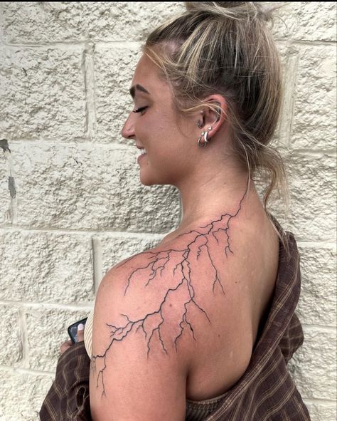 Back Lightning Tattoo, Lightning Back Tattoo Women, Lightening Tattoo Back, Women Lightning Tattoo, Lighting Strikes Tattoo, Lighting Back Tattoo, Lightening Bolt Tattoo Back, Thunder Shoulder Tattoo, Lighting Bolt Tattoo Women