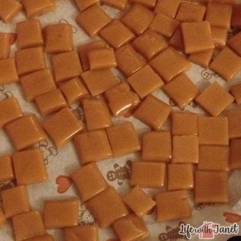 Six Minute Caramel Recipe, Microwave Caramels Recipe, 6 Min Caramels, Homemade Caramel Candy Recipes, Homemade Caramels Candy, 6 Minute Caramels, Melting Caramel Squares, Caramels Recipe Easy, 6 Minute Caramel Recipe