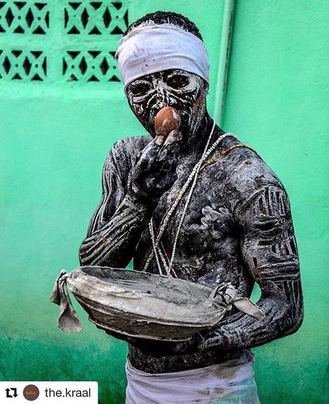 #Repost @the.kraal (@get_repost)    Abissa 2019  Photo by @noellaa___    Abissa is a week long festival taking place in Grand-Bassam Côte d'Ivoire and celebrates the culture of the Nzema people. The Nzemas are one of the oldest tribe living in Côte d'Ivoire and are part of the Akan ethnic group.    In addition to the dance music and rituals the festival is a time of forgiveness where the Nzema people reflect on the year that ended and repent publicly any transgressions. The festival is also the Akan Tribe, Reflect On The Year, The Festival, The Culture, The Dance, Dance Music, Buddha Statue, The Year, Old Things