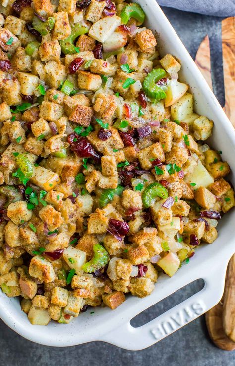 Baked Apple Cranberry Stuffing Recipe - Peas and Crayons Apple Cranberry Stuffing, Cranberry Dressing, Dressing Thanksgiving, Thanksgiving Cranberry, Cranberry Stuffing, Apple Stuffing, Vegetarian Stuffing, Turkey Stuffing Recipes, Sausage Stuffing Recipe