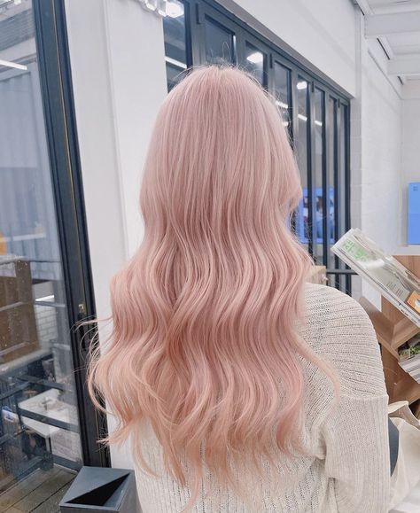 light pink long hair Pearl Pink Blonde Hair, Pale Pink Hair Blonde, Pink Hair Pale Skin, Light Pink Blonde Hair, Light Pink Hair Pastel, Pinkish Blonde Hair, Soft Pink Hair Color, 12 Braids, Leo Hair