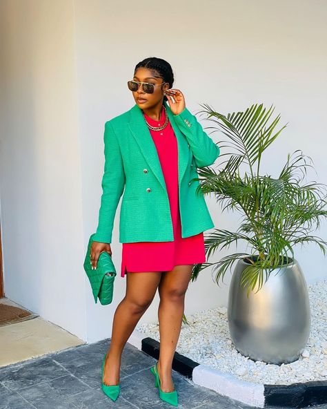 #WorkWearFashion: How to Look Super-Chic to Work | Issue 97 | BellaNaija Brand Influencer, Sweater And Leggings, How To Wear Blazers, Blazer Outfits Casual, Interesting Outfits, Color Blocking Outfits, Fashion Star, Stylish Work Attire, Fashion Moments