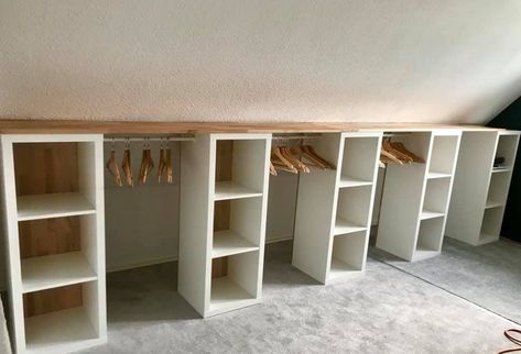 Attic Bedroom Storage, Koti Diy, Attic Closet, Closet Renovation, Clothes Hanging, Furniture Small Spaces, Attic Bedroom, Attic Rooms, Cardboard Furniture