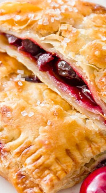 Simple Cherry Pastry Pies Puff Pastry Pie Filling, Smores Puff Pastry, Mini Puff Pastry Pies, Pillsbury Puff Pastry Sheet Recipes, Desserts Made With Puff Pastry Sheets, Puffed Pastry Desserts Simple, What To Do With Puff Pastry Sheets, Puff Pastry Pie Recipes, Tenderflake Puff Pastry Recipes