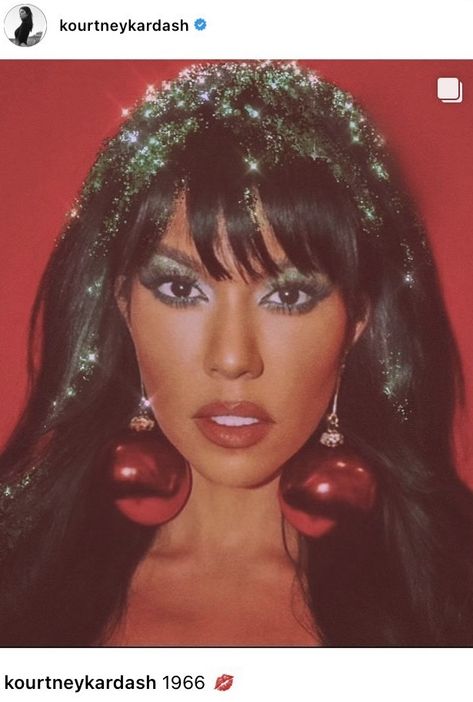 Christmas Editorial Photography, Creative Christmas Photoshoot, Kourtney Kardashian Barker, Christmas Fashion Photography, Kardashian Christmas, Christmas Party Makeup, Christmas Editorial, Xmas Makeup, Ornament Earrings