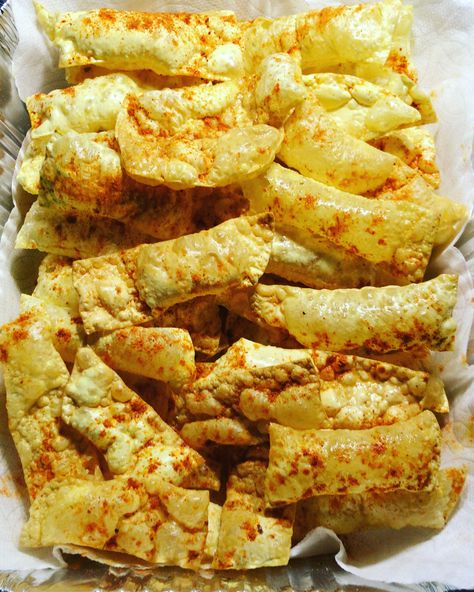 Chorafadi fafda yummy crispy crunchy delicious Fafda Recipe, Gujarati Snacks, Easy Recipes, Diwali, Easy Meals, Chips, Snacks