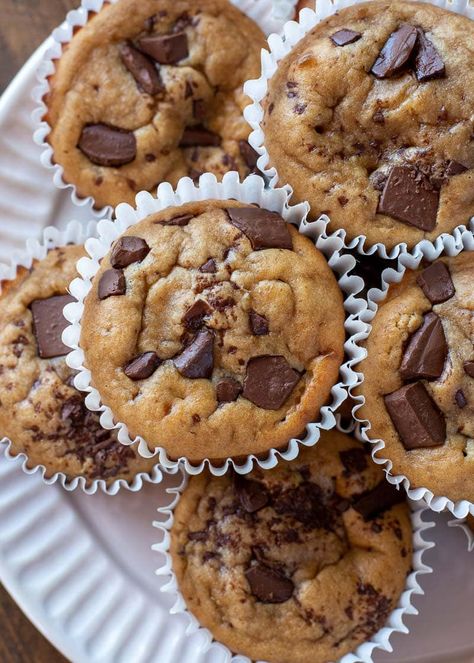 Peanut Butter Banana Protein Muffins + VIDEO High Protein Peanut Butter Muffins, Protein Banana Muffins, Healthy Protein Muffins, Protein Powder Muffins, Peanut Butter Banana Protein, Muffin Base, Flourless Muffins, High Protein Peanut Butter, Banana Protein Muffins