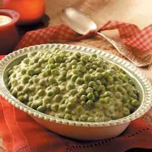 Add Velveeta to peas, SO yummy! Only way husband will eat them. Except I don't use flour or butter, I just use canned peas and Velveeta. Velveeta Recipes, Pea Salad Recipes, Creamed Peas, Cream Sauce Recipes, Cheese Sauce Recipe, Pea Recipes, Veggie Side Dishes, Green Peas, Healthy Vegetables