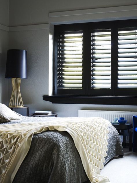 Black interior shutters (homedit.com) Black Interior Shutters, Black Home Interior Design, Black Home Interior, Mim Design, Black Shutters, Black Interior Design, Interior Shutters, Building Plans House, Gorgeous Interiors