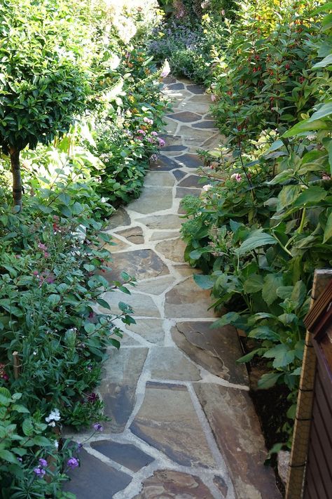 Paving Ideas, York Stone, Crazy Paving, Garden Paving, Exterior Decoration, Paving Slabs, Side Garden, Italian Garden, Outdoor Tiles