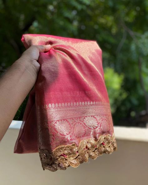 *SHANAYA kapoor* inspired tissue saree with our twist we have given jacquard/floral cutwork border in the saree and attached flower lace ✨ Premium tissue katan Soft silk Saree with rich pallu and brocade blouse with lace work Exclusive Collection with full stock *Rs.2150/ + SHIPPING* Dispatch time : 3 - 4 days Can be customised in any colour as per your requirement ! Book your saree now ✈️ Floral Cutwork, Shanaya Kapoor, Brocade Blouse, Tissue Saree, Brocade Blouses, Flower Lace, Soft Silk Sarees, Cut Work, Exclusive Collection